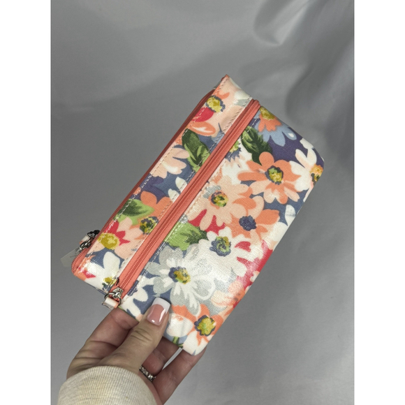 NWT New Directions Women Coral Floral Zipper Wallet Wristlet CARD Safe Keeper - Picture 1 of 9